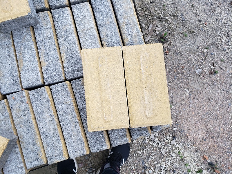 ����u